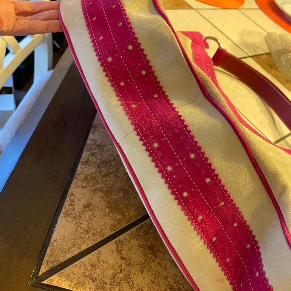 Burberry Cream and Pink Suede Hobo - Picture 5 of 10